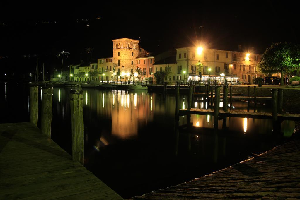Hotel Le3stanze Borgomanero Exterior foto